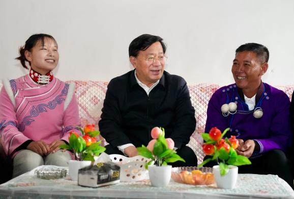 韓俊在四川調(diào)研時(shí)強(qiáng)調(diào) 切實(shí)抓好鞏固拓展脫貧攻堅(jiān)成果各項(xiàng)工作 牢牢守住不發(fā)生規(guī)模性返貧致貧底線